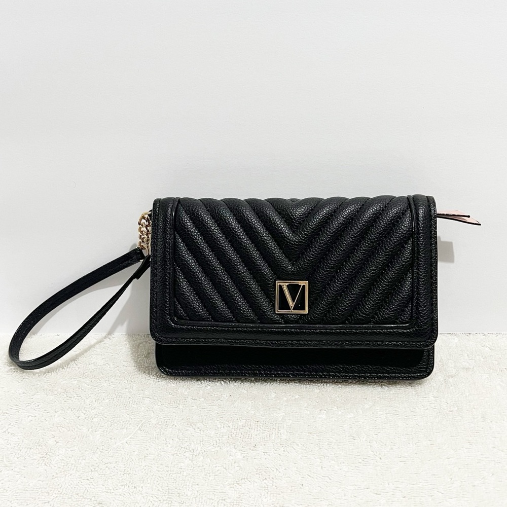 NWOT! [Victoria Secret] Black Faux Leather Wristlet On The Go Date Night